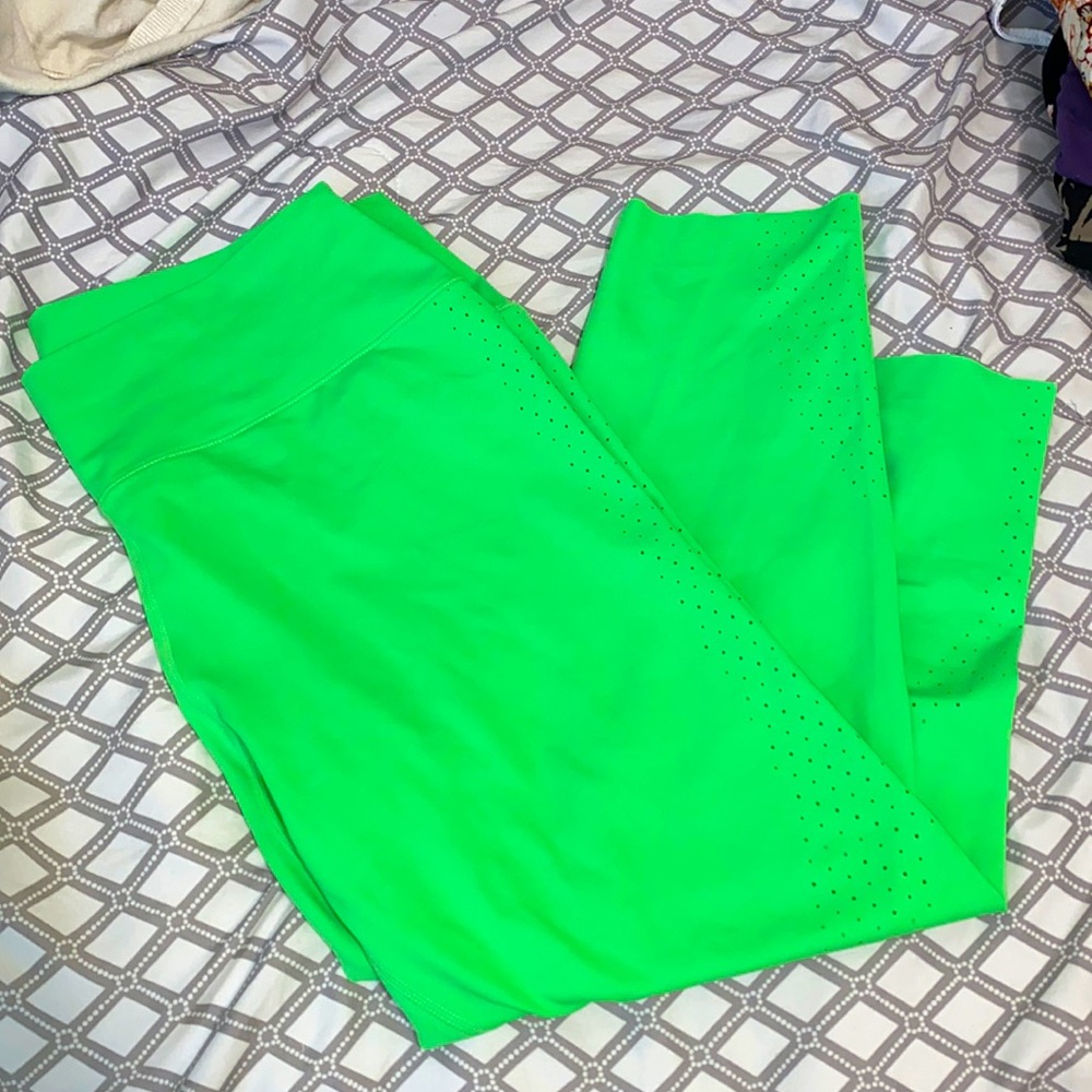 BuffBunny Lime Green Capri Workout Leggings